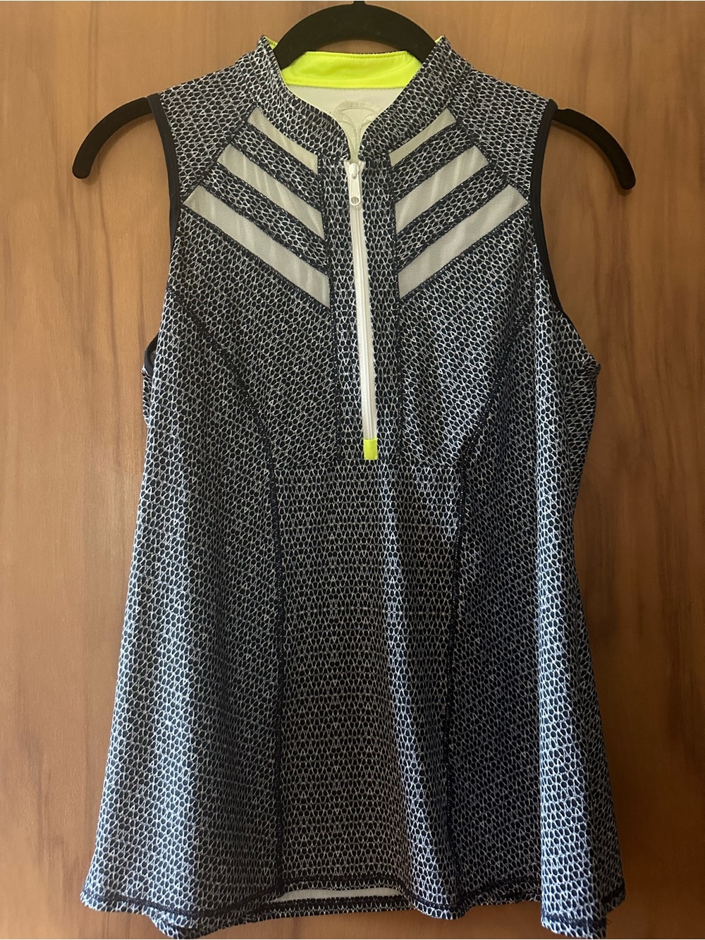 Sleeveless Zip-Front Athletic Small Tank Top - Black/White with Neon Accent